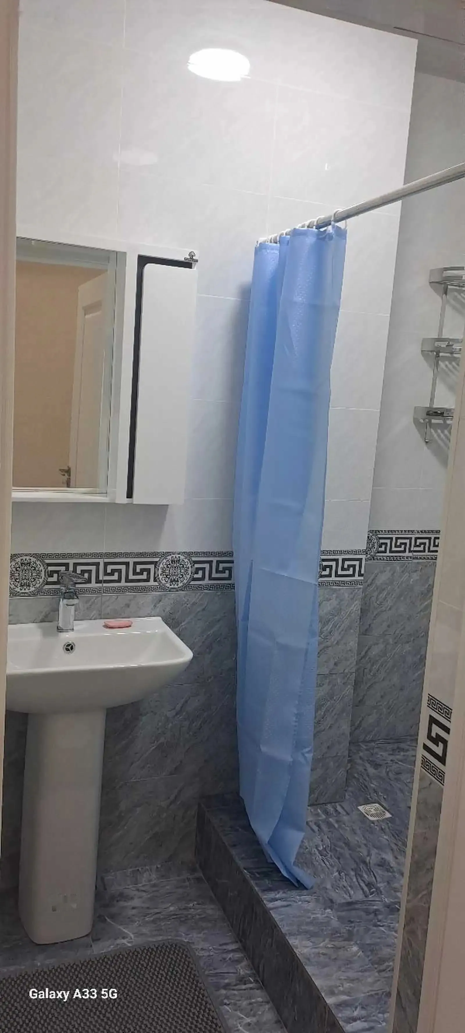 2-комн. квартира, 13 этаж, 75м², Голубой экран