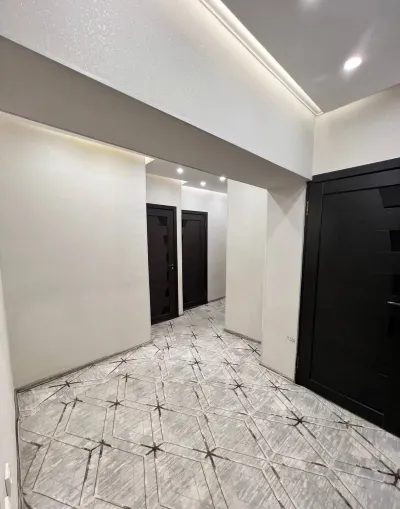 3-комн. квартира, 1 этаж, 74 м², Сино