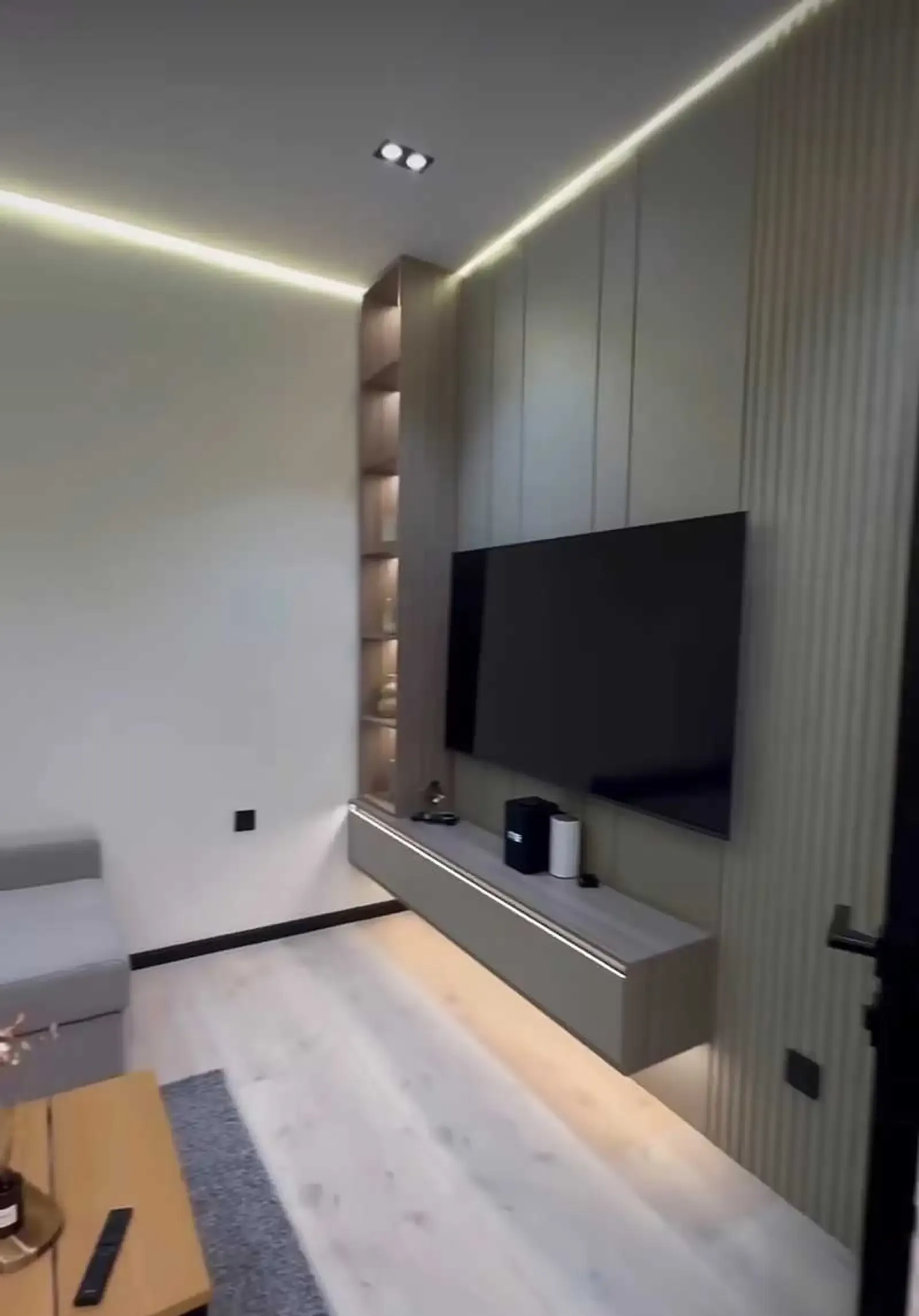 2-комн. квартира, 18 этаж, 52м², Гранд Отель