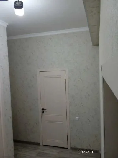 2-комн. квартира, 4 этаж, 70м², голубой экран