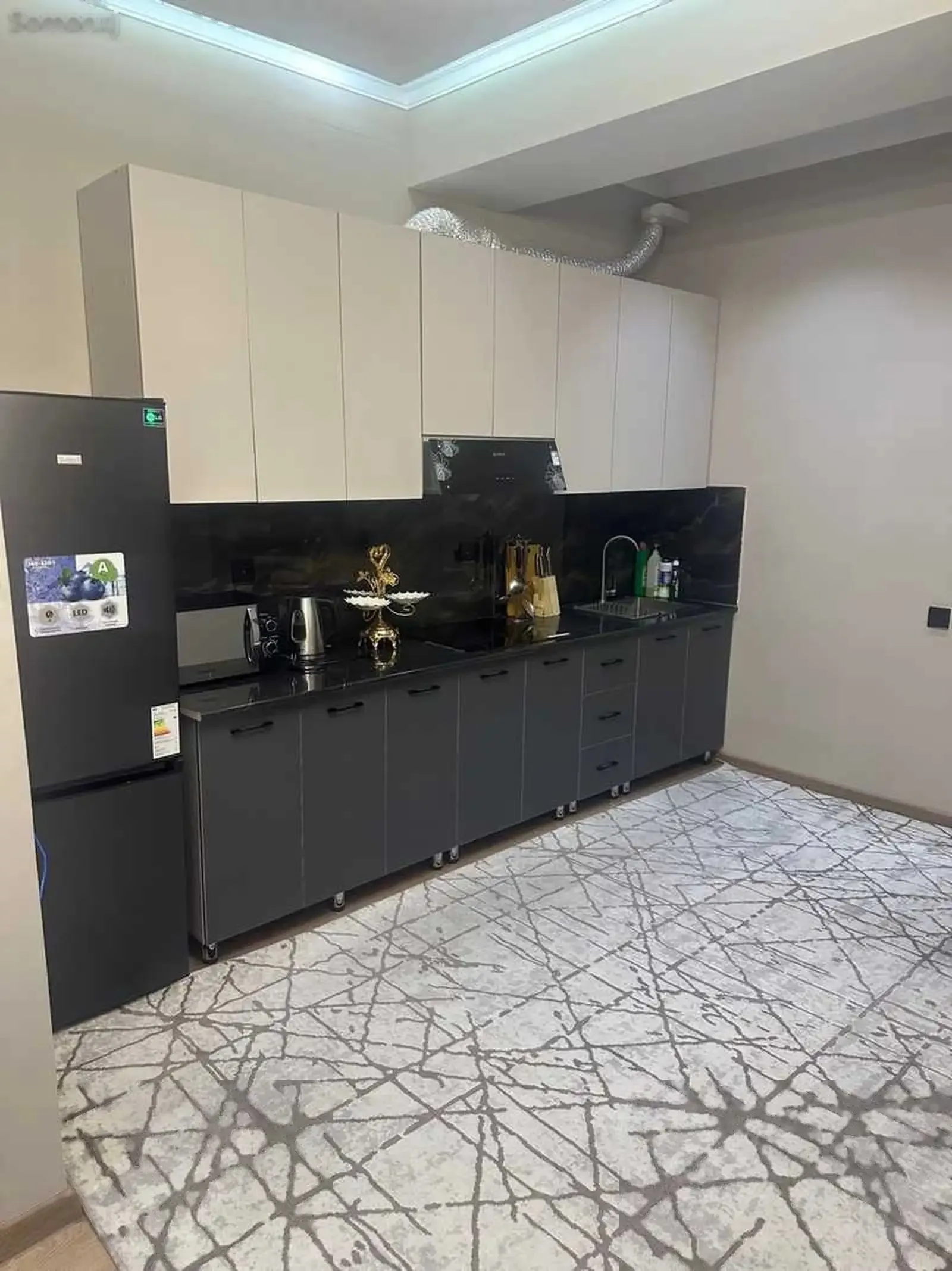 2-комн. квартира, 21 этаж, 98м², Фирдавси
