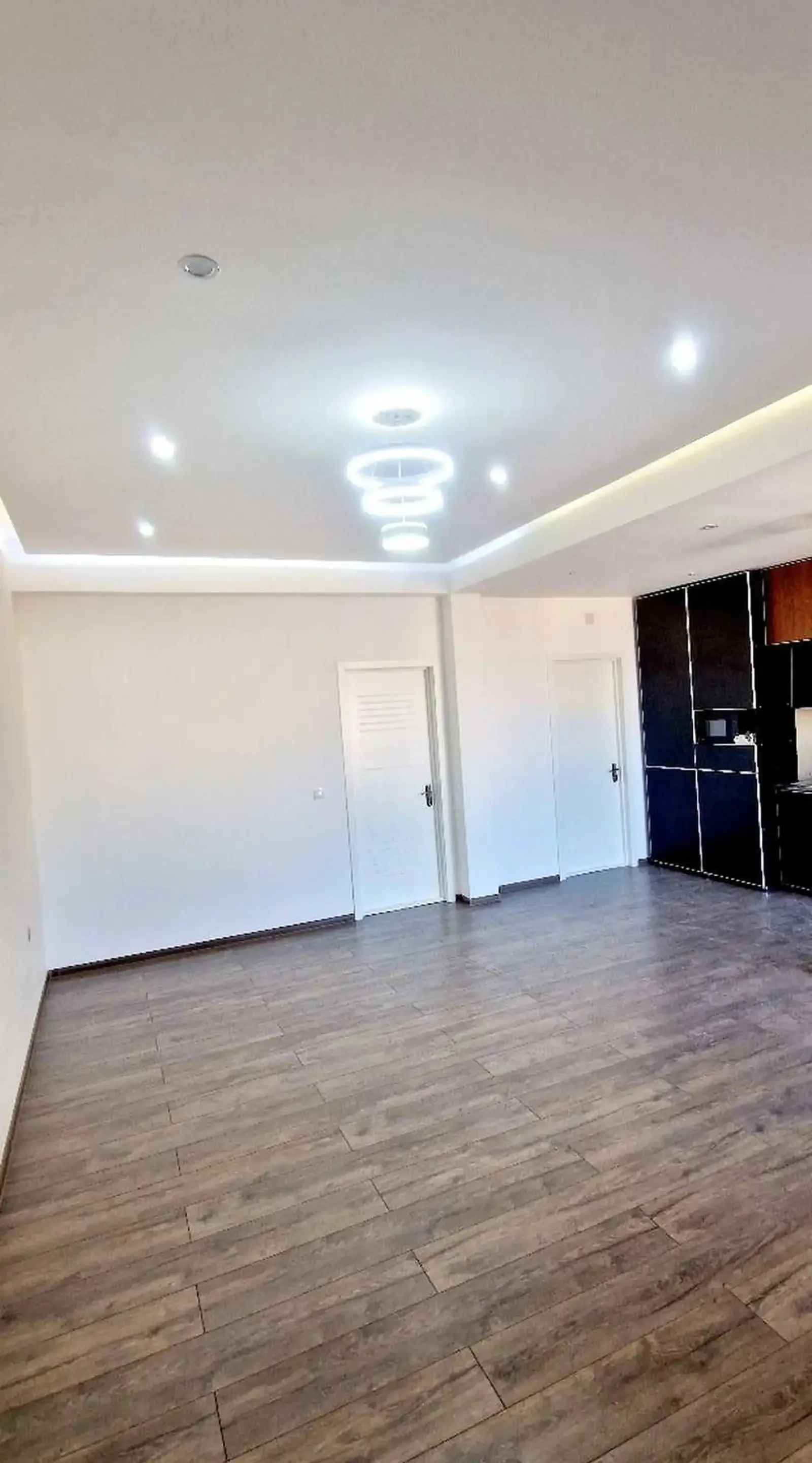 3-комн. квартира, 12 этаж, 112м², 102 мкр
