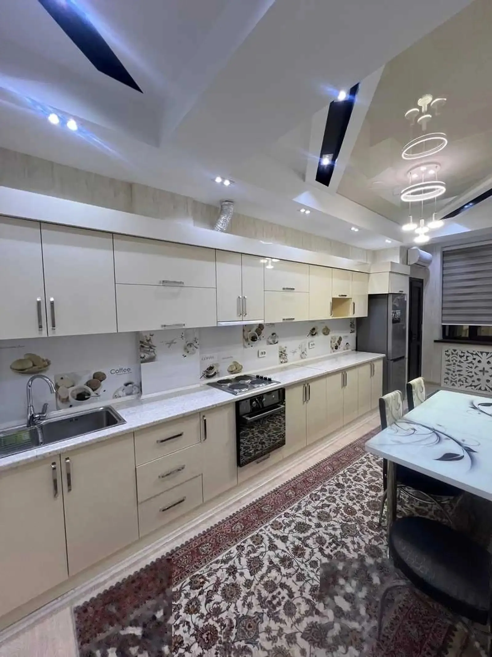 3-комн. квартира, 6 этаж, 120м², Повороти Аэропорт