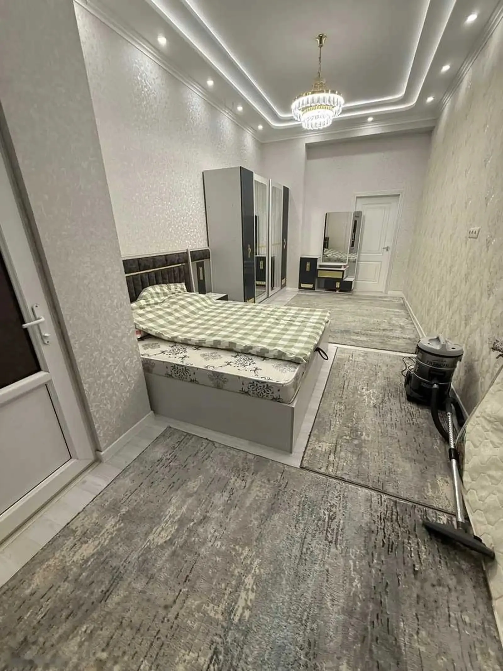 3-комн. квартира, 2 этаж, 150м², мойкаи малика