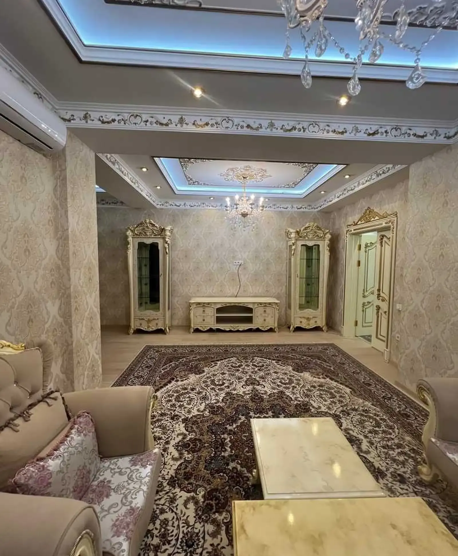 3-комн. квартира, 6 этаж, 122м², Повороти Аэропорт (4-дома)