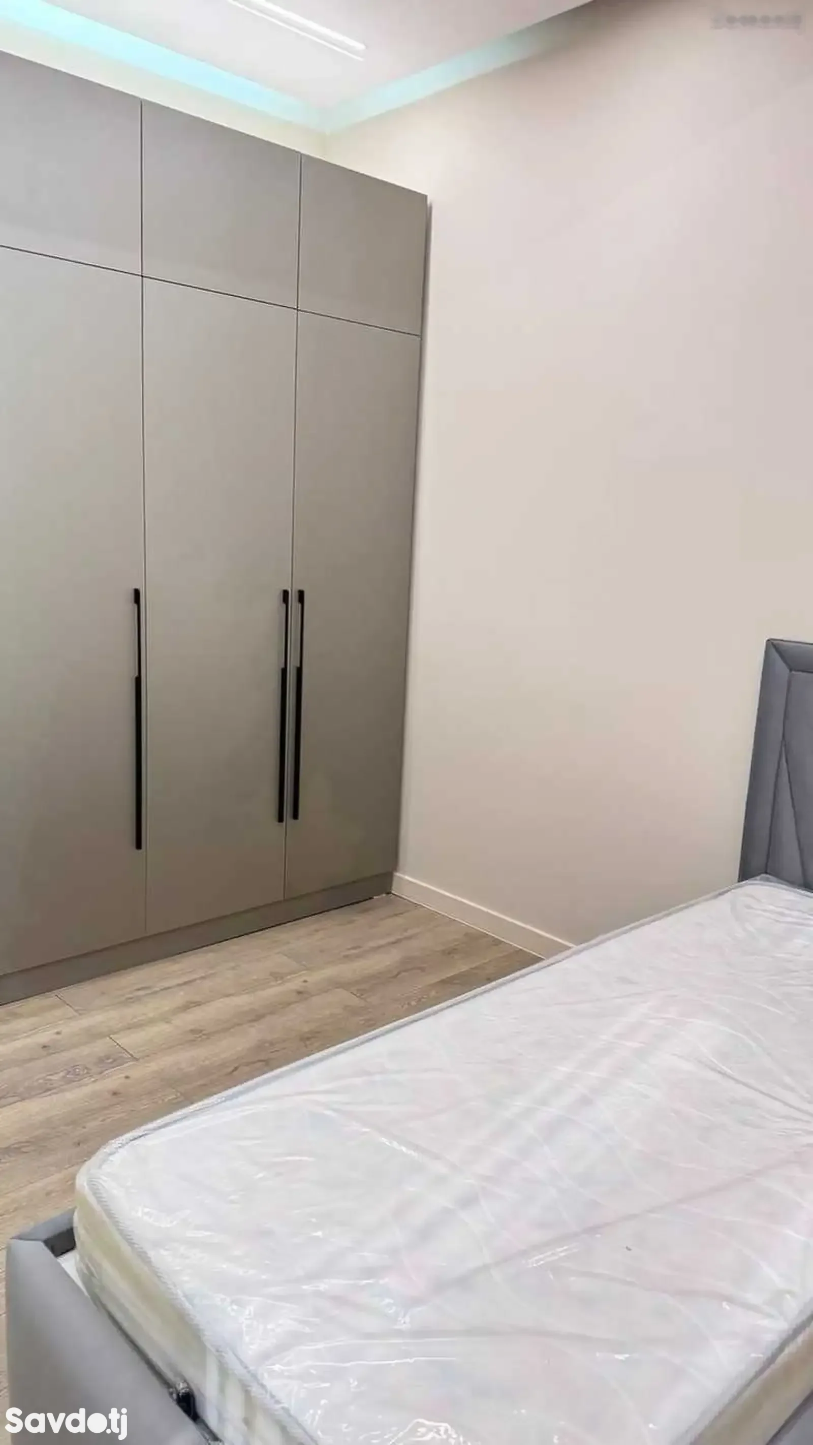 3-комн. квартира, 4 этаж, 91м², И Сомони, Водонасос, Карамов