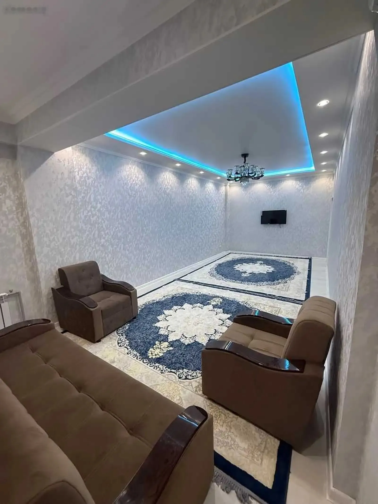 3-комн. квартира, 3 этаж, 100м², 102мкр