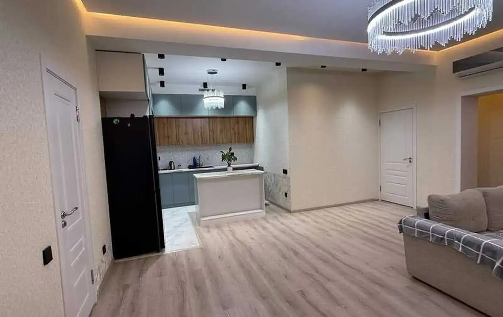 3-комн. квартира, 8 этаж, 105м², Стадион Спартак Роддом -1