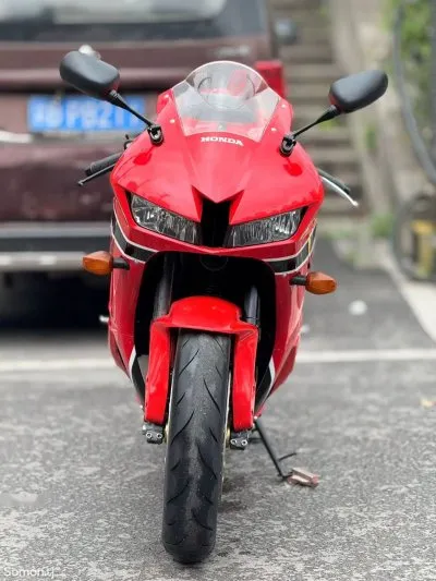 Мотоцикл Honda cbr