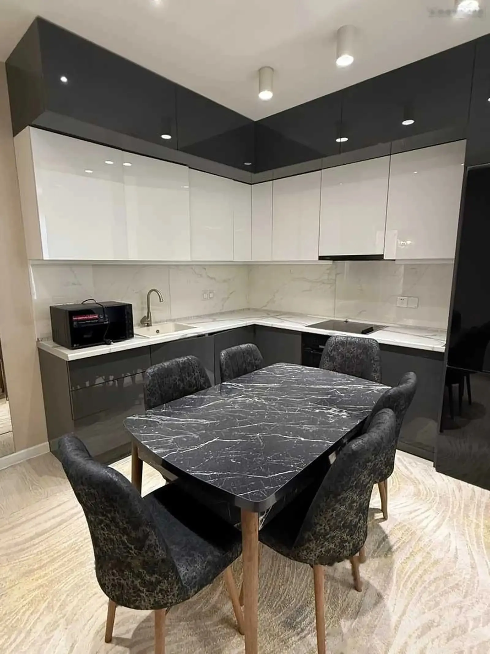 3-комн. квартира, 10 этаж, 95м², Ориентир Увд и кухна