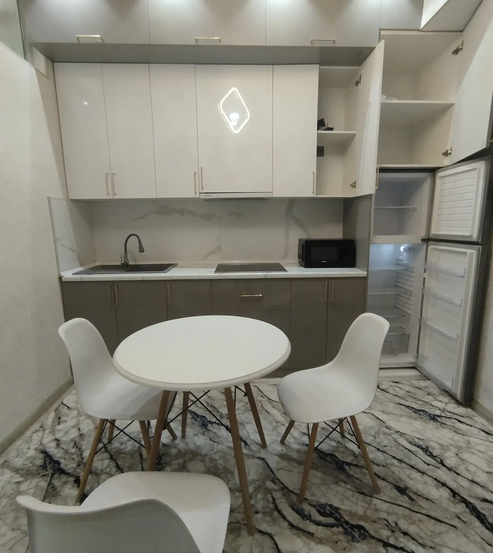 2-комн. квартира, 16 этаж, 60м², Шохмансур, напротив гостиницы Хилтон, дом Бахт Z