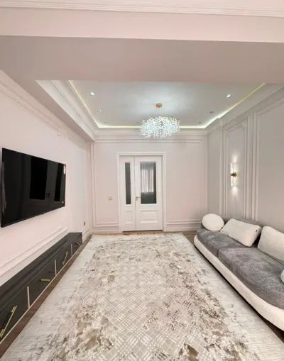 2-комн. квартира, 3 этаж, 70 м², Славянский университет