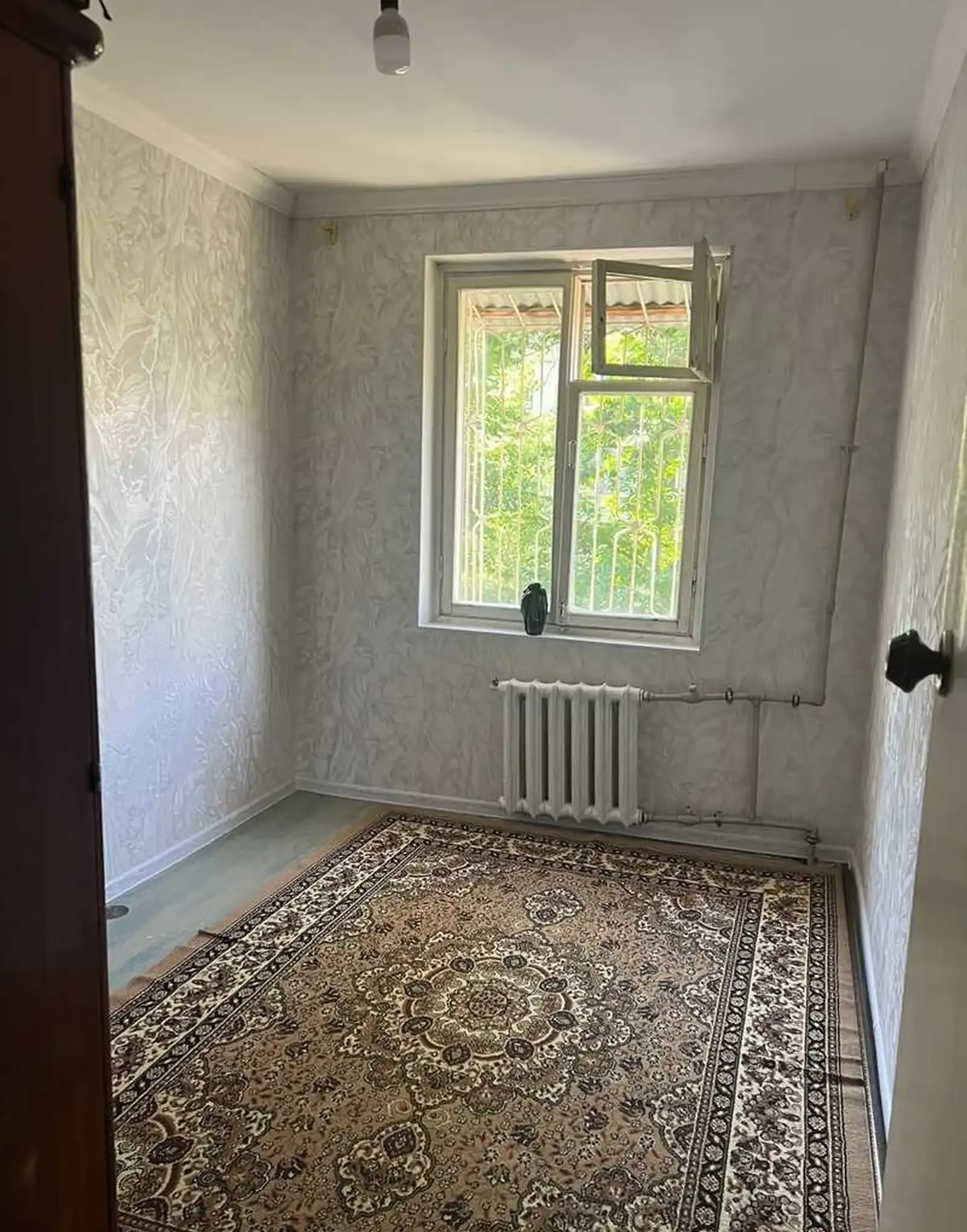 2-комн. квартира, Цокольный этаж, 85м², 102мкр, Халоват