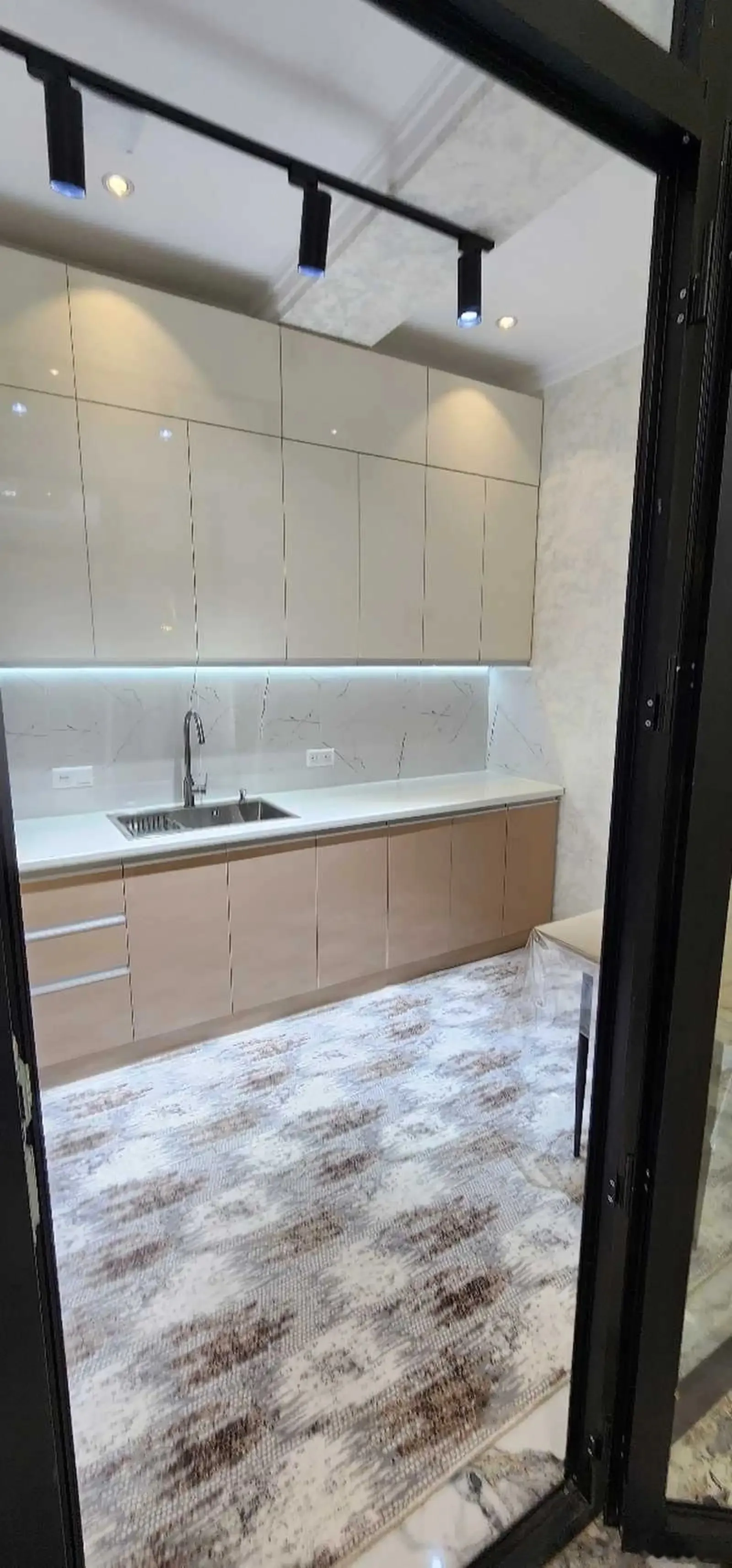 2-комн. квартира, 9 этаж, 65м², цум доми себистон