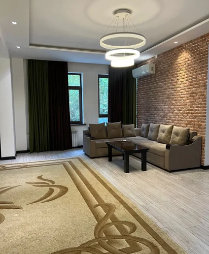 2-к квартира, Вторичный рынок этаж, 90 м²