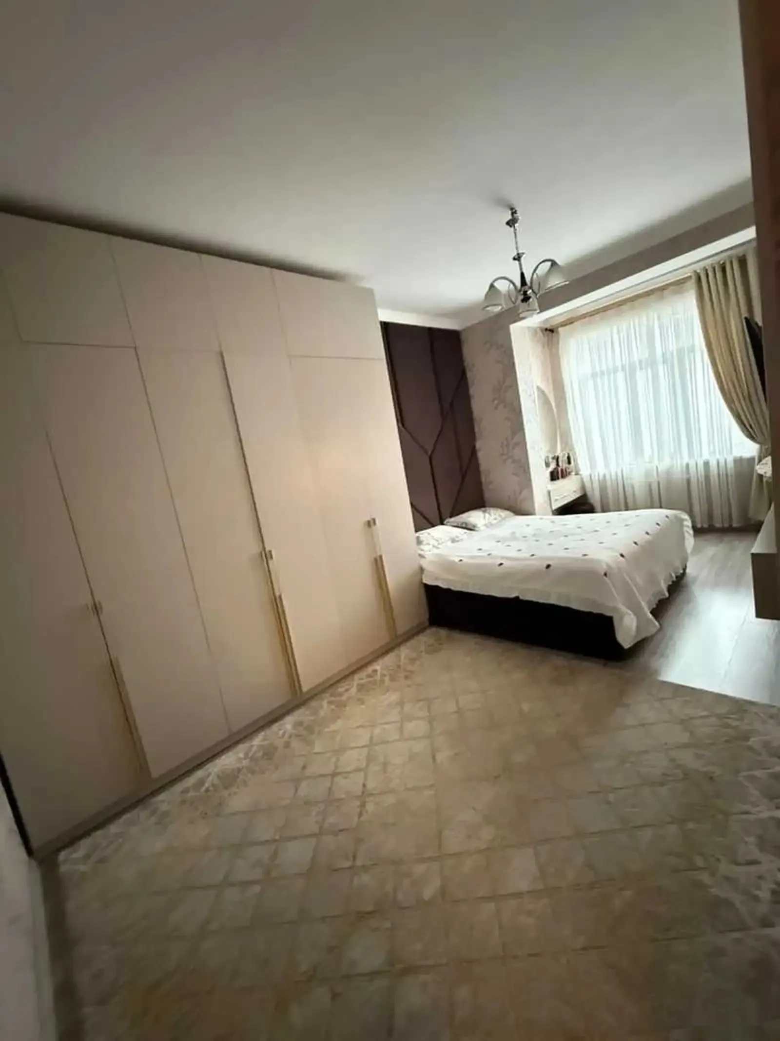 3-комн. квартира, 9 этаж, 98м², 33 мкр ( напротив детская стоматология )