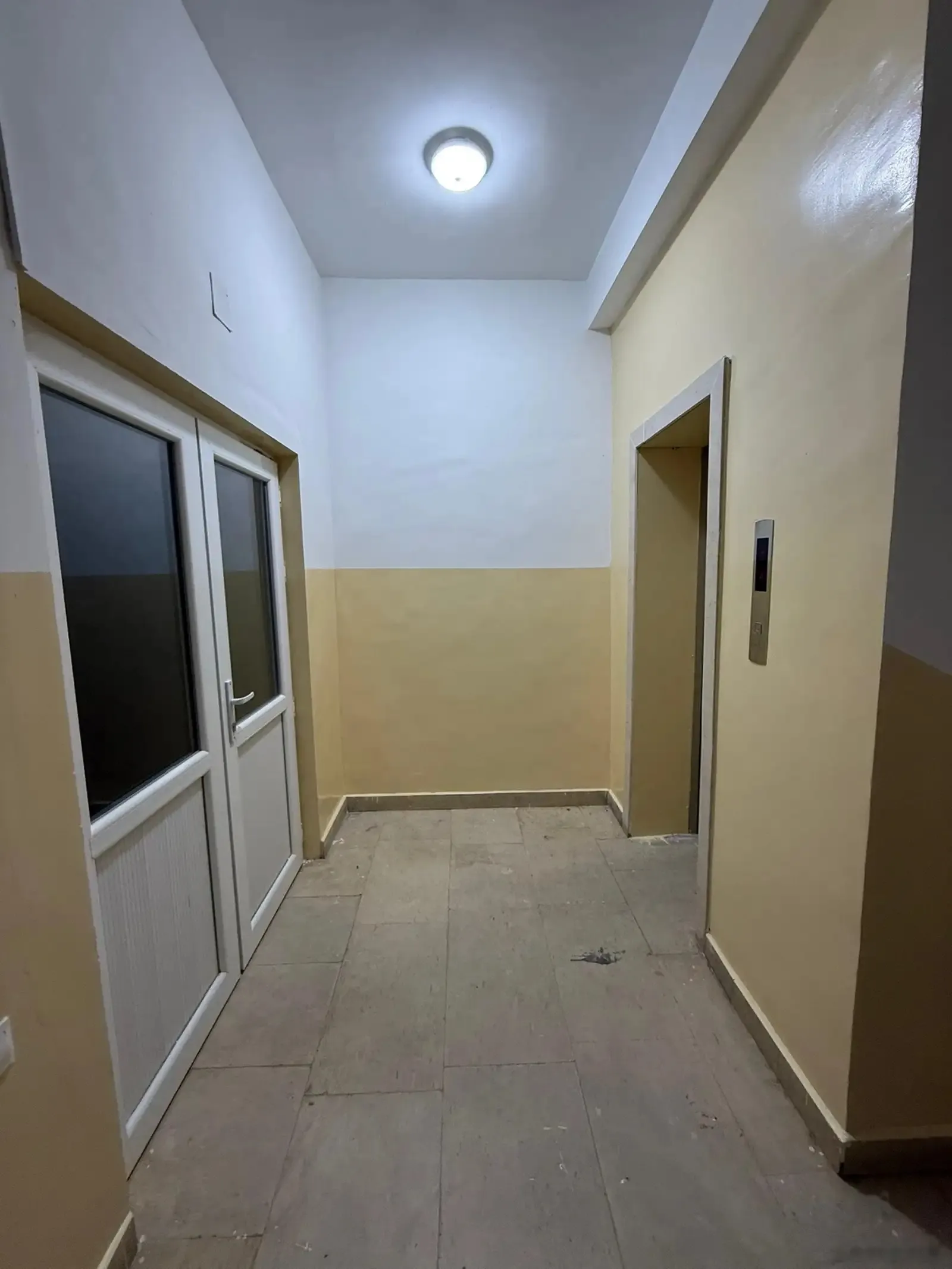 2-комн. квартира, 10 этаж, 105м², 92 мкр