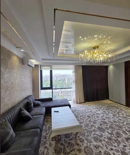 2-к квартира, 8 этаж, 90 м²