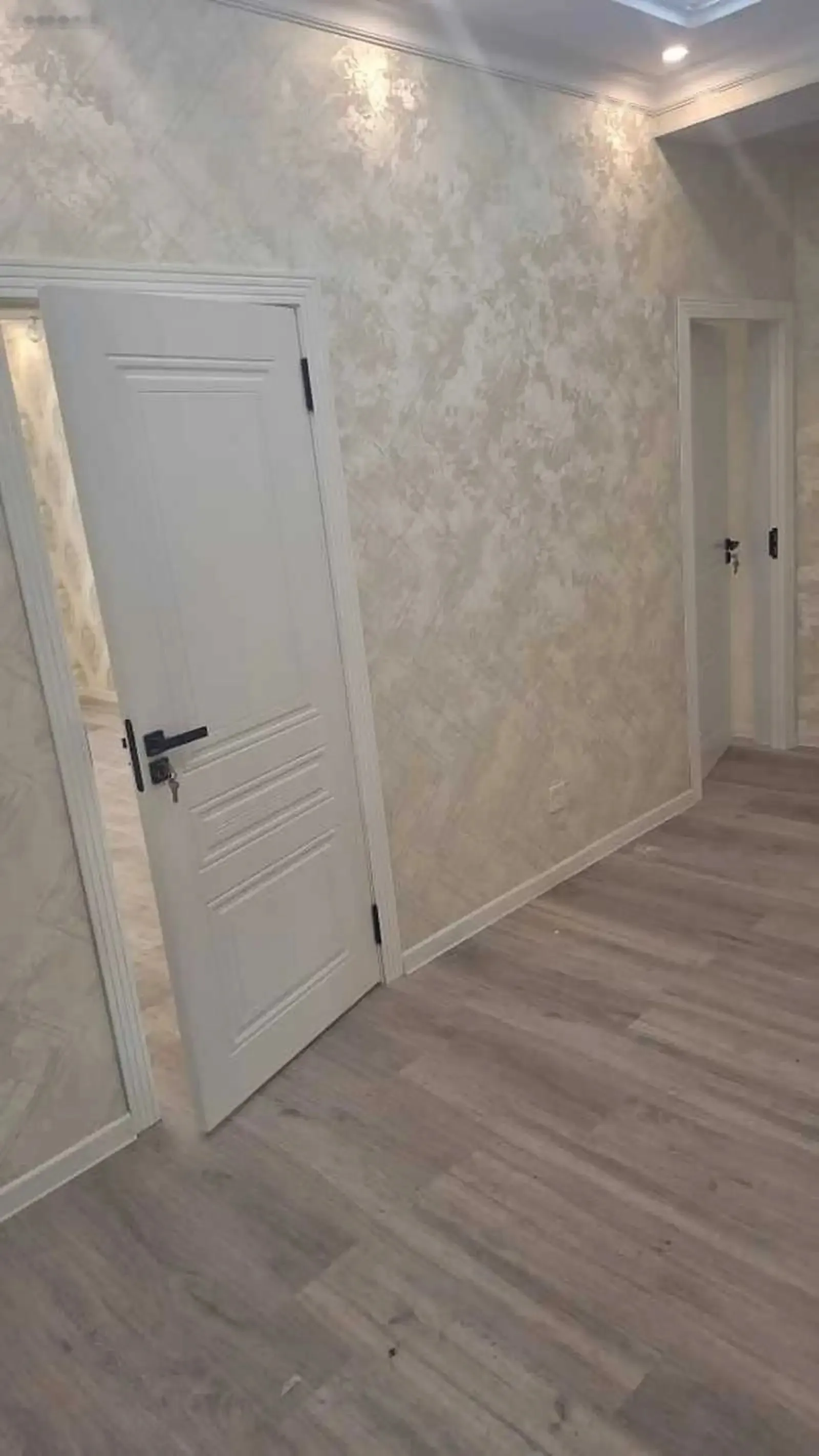 3-комн. квартира, 12 этаж, 81м², Молодёжный театр