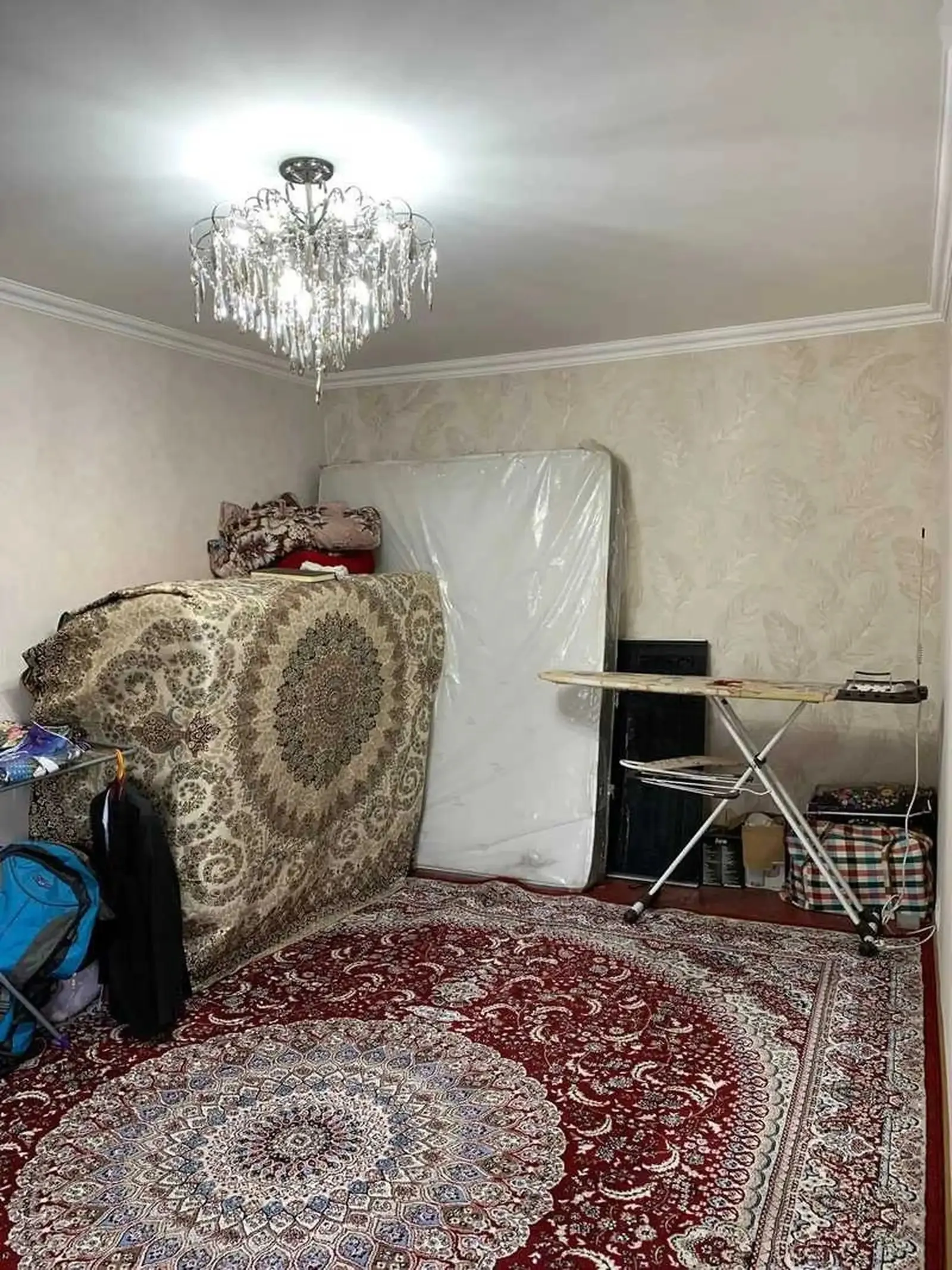3-комн. квартира, 2 этаж, 68м², 33 мкр (пеши супермаркет Аминчон)