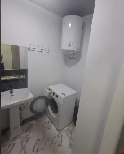 2-комн. квартира, 6 этаж, 57м², сино