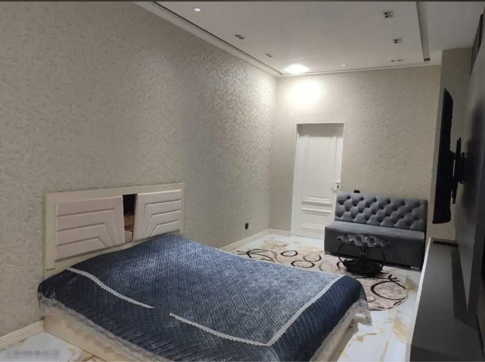 1-комн. квартира, 5 этаж, 48 м², Голубой экран