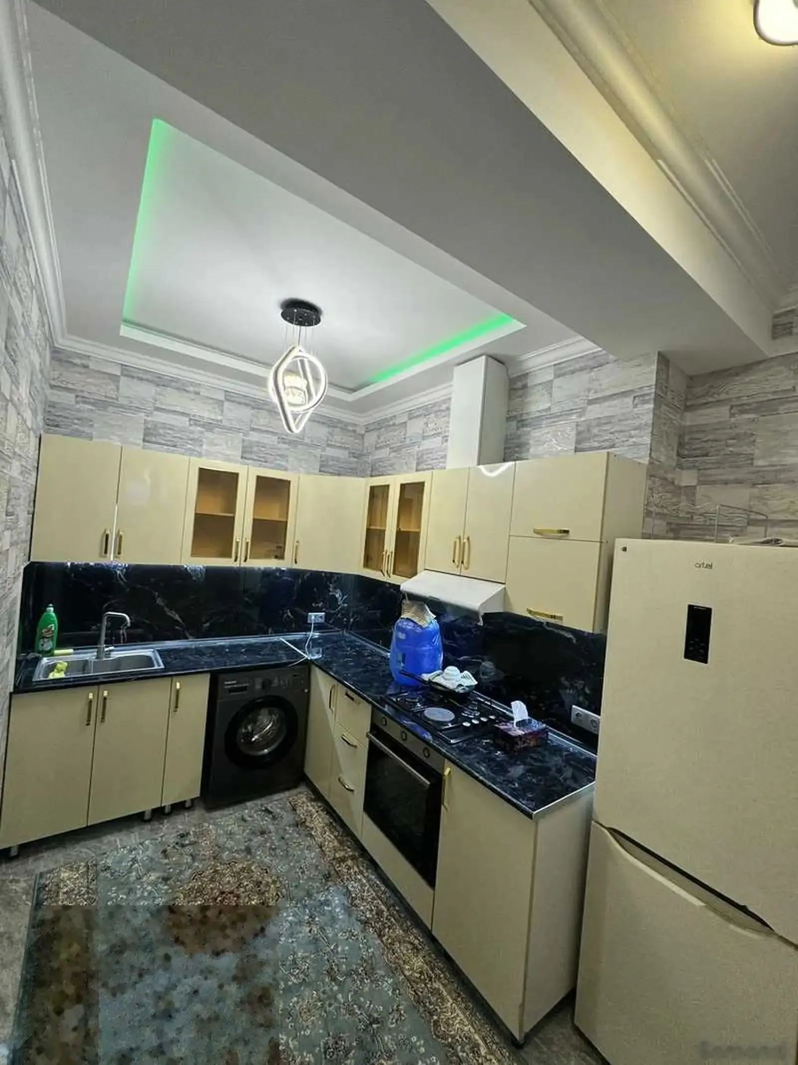 2-комн. квартира, 5 этаж, 60м², Профсоюз
