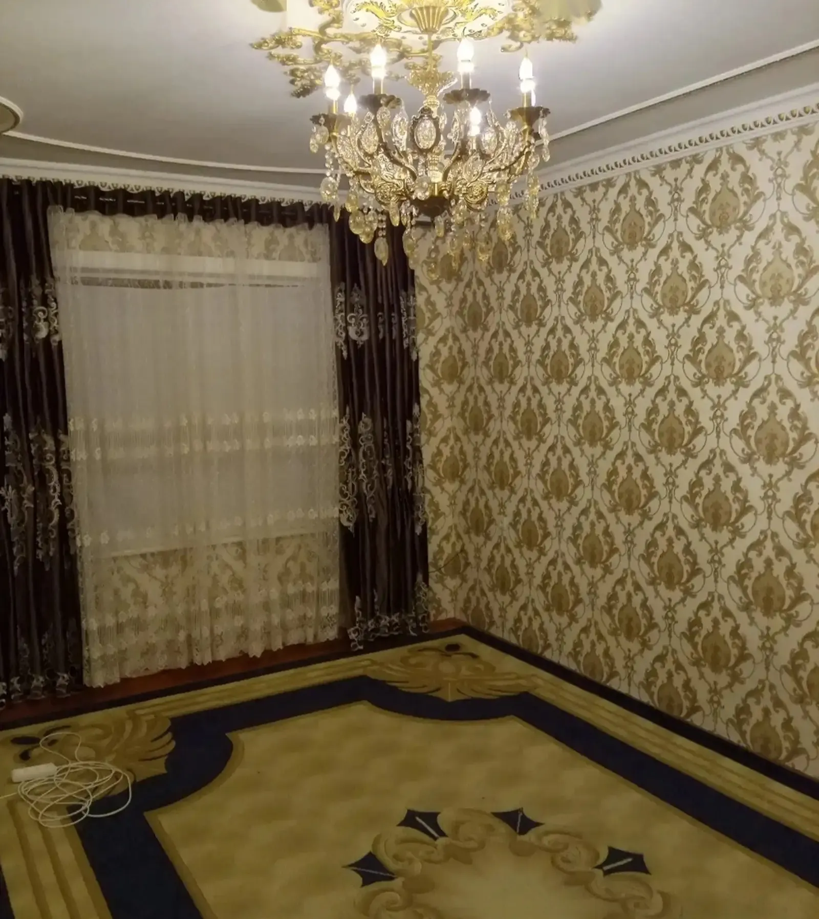 4-комн. квартира, 1 этаж, 80м², 8 мкр