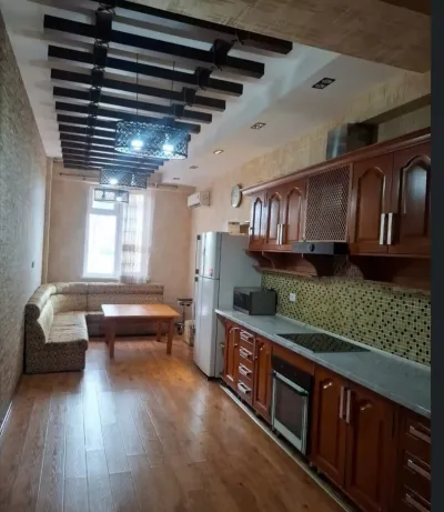 3-комн. квартира, 2 этаж, 130м², Сомони