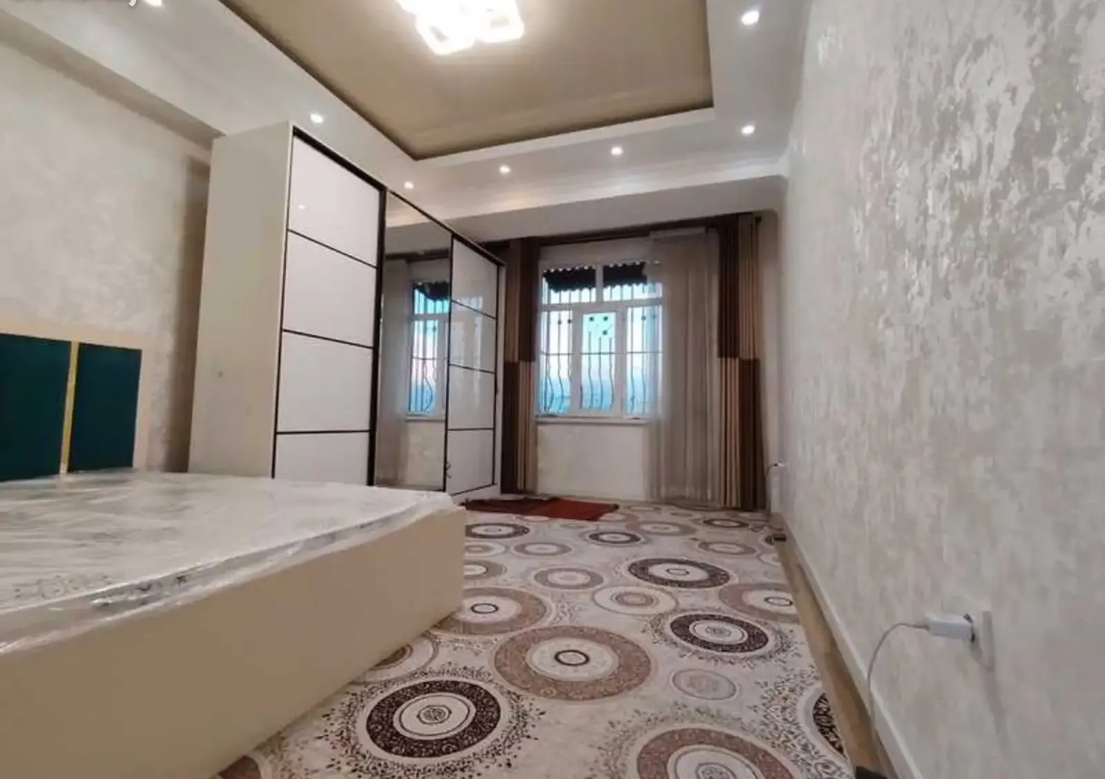 3-комн. квартира, 8 этаж, 100 м², Фирдавси