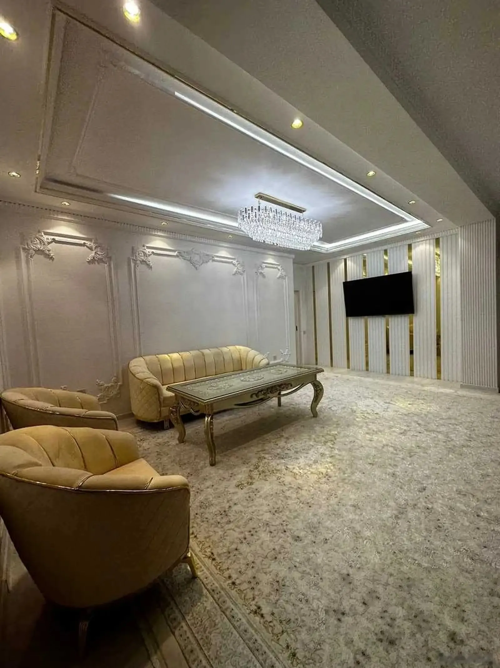 3-к квартира, 3 этаж, 120 м², Исмоили Сомони