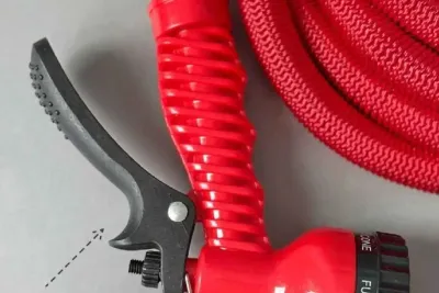 Садовый шланг для полива растягивающийся до 37 метров Magic Garden Hose