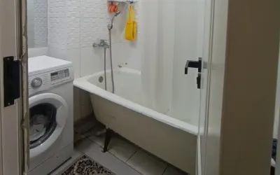 2-комн. квартира, 2 этаж, 70 м², Фирдавси, Молодёжный Бетонка