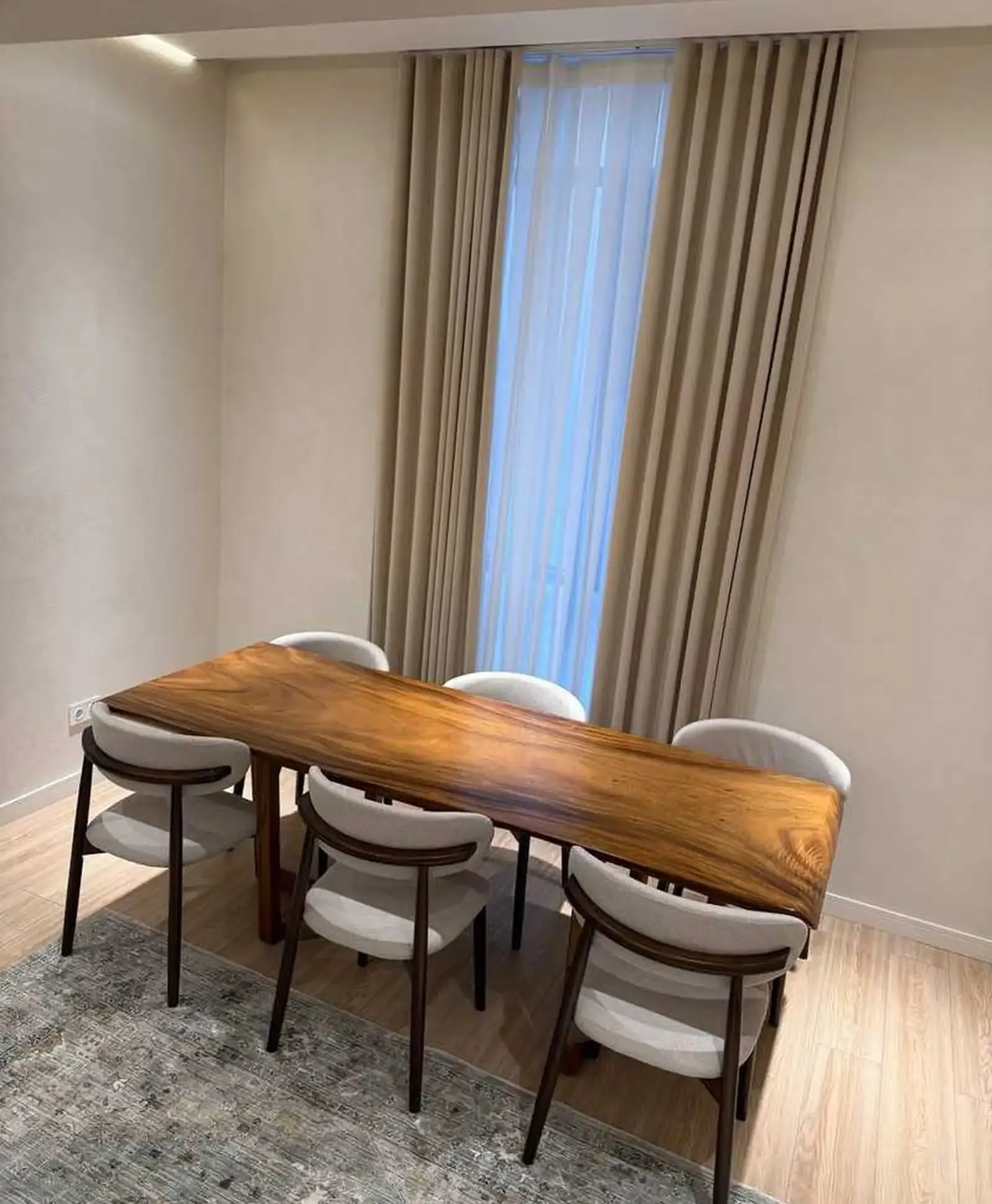 3-комн. квартира, 16 этаж, 100м², Дом Печати, Кафе Тартин
