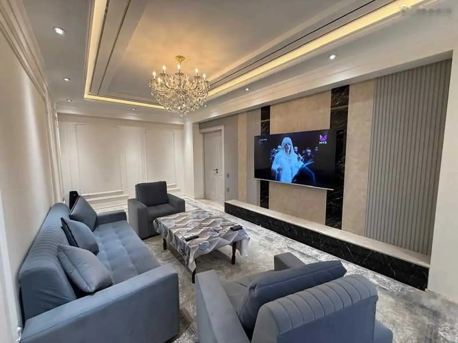 2-комн. квартира, 12 этаж, 90м², Шохмансур