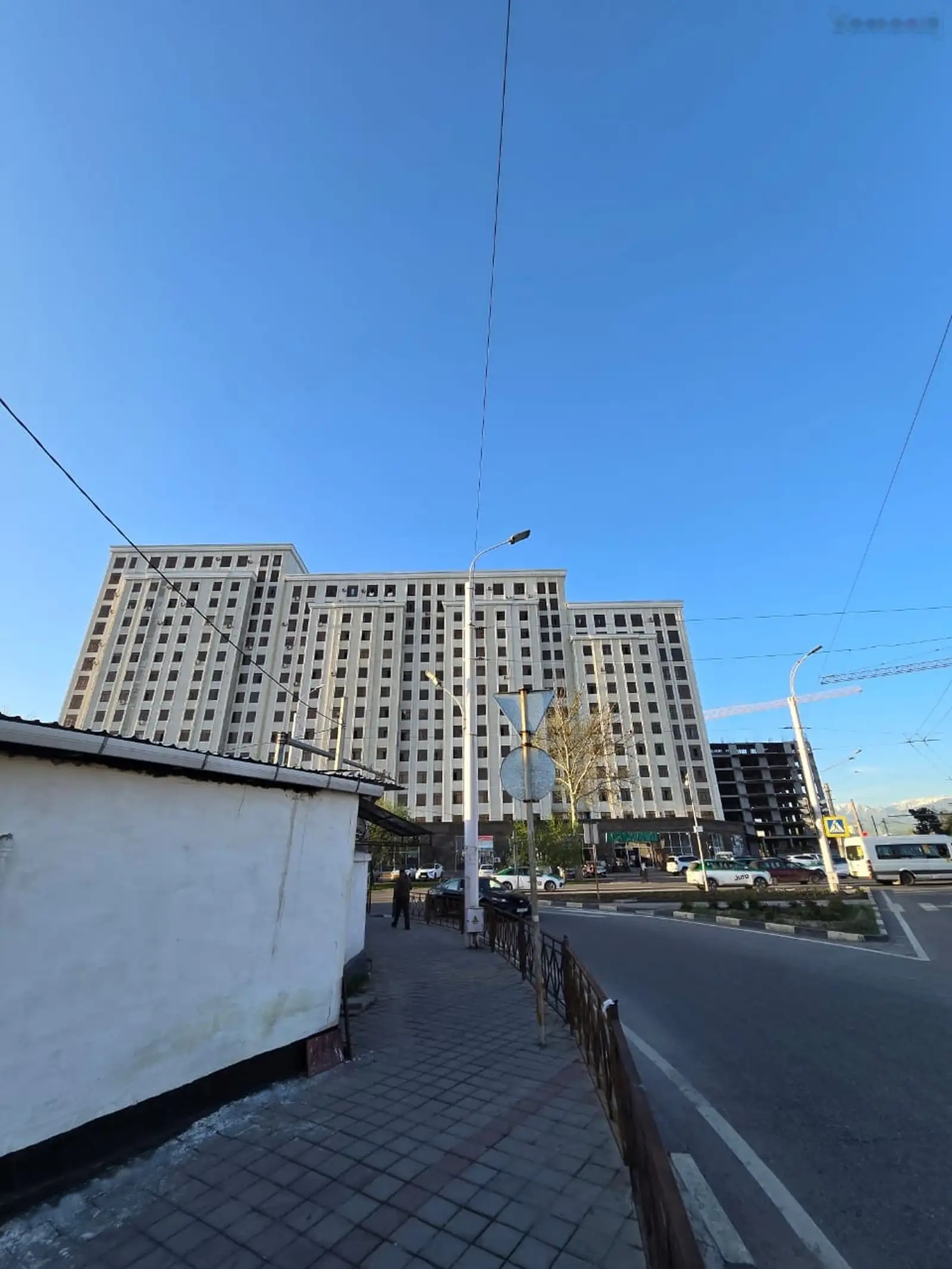 3-к квартира, 3 этаж, 80 м², Фирдавси