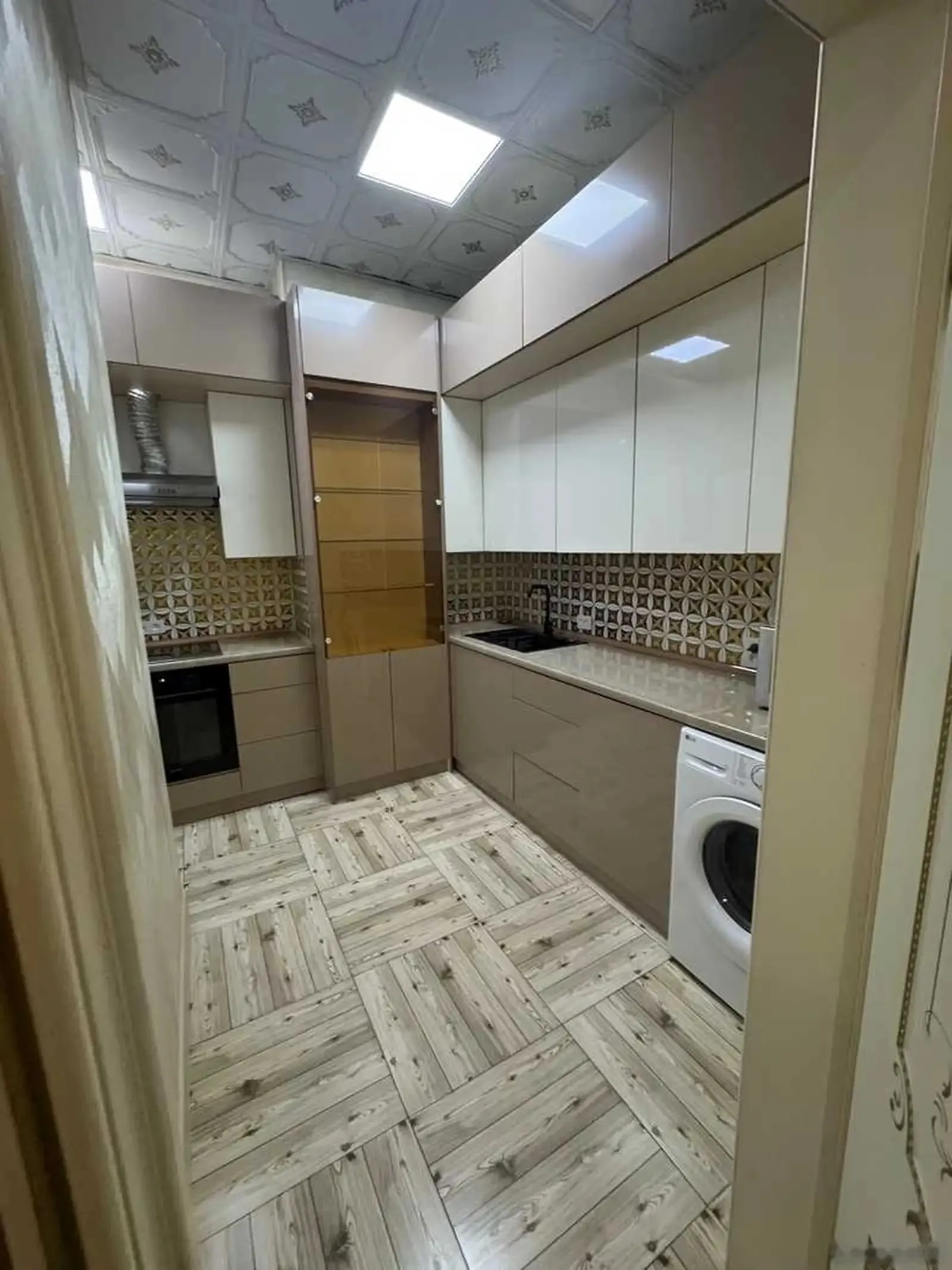 3-комн. квартира, 6 этаж, 100м², Хилтон