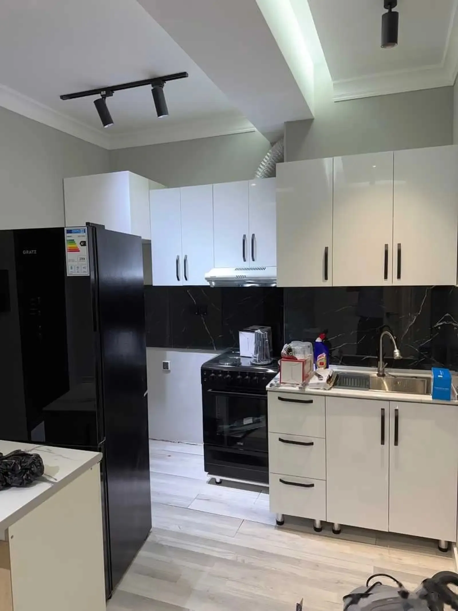 2-комн. квартира, 11 этаж, 68м², Овир