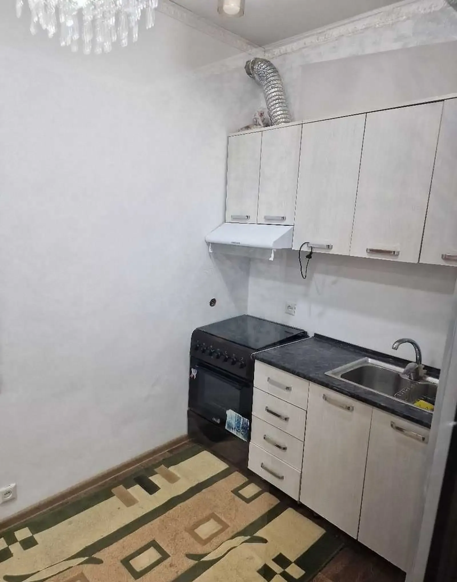 3-комн. квартира, 1 этаж, 87м², Цирк, Молодёжный