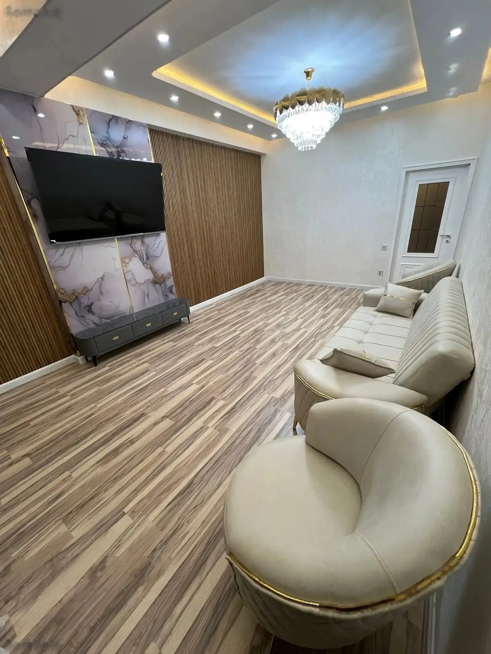 4-комн. квартира, 3 этаж, 120м², 102мкр