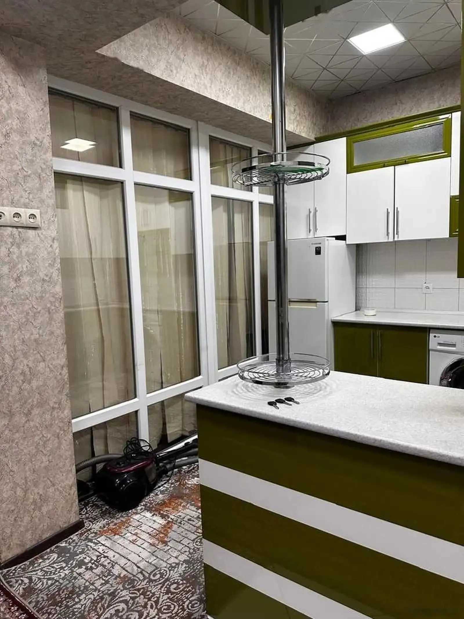2-комн. квартира, 5 этаж, 50м², Фирдавси