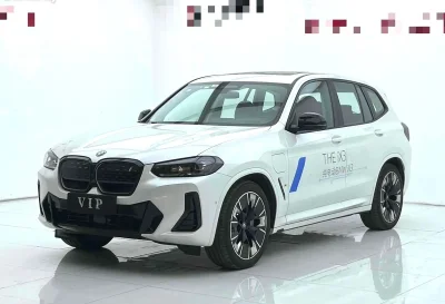 BMW iX, 2025
