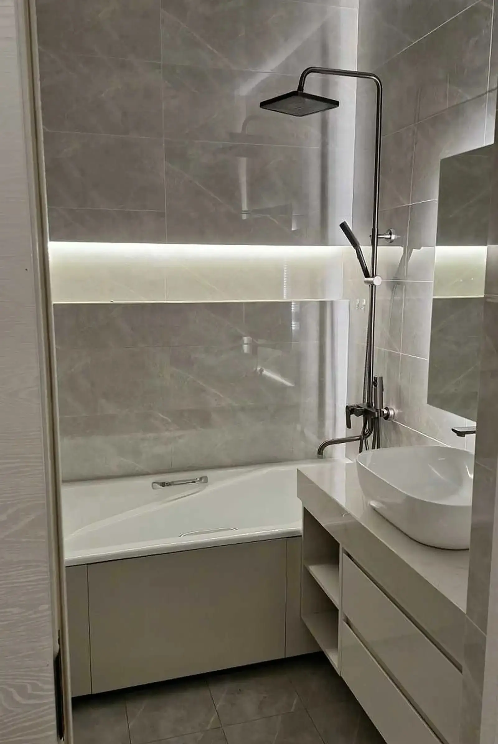 3-комн. квартира, 3 этаж, 110м², Оперка