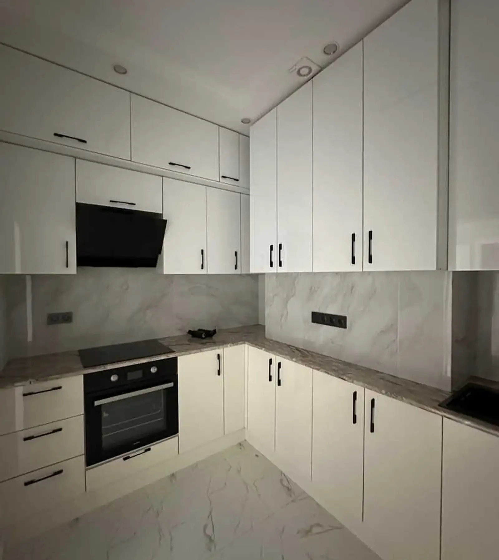 2-комн. квартира, 12 этаж, 50м², Сафина
