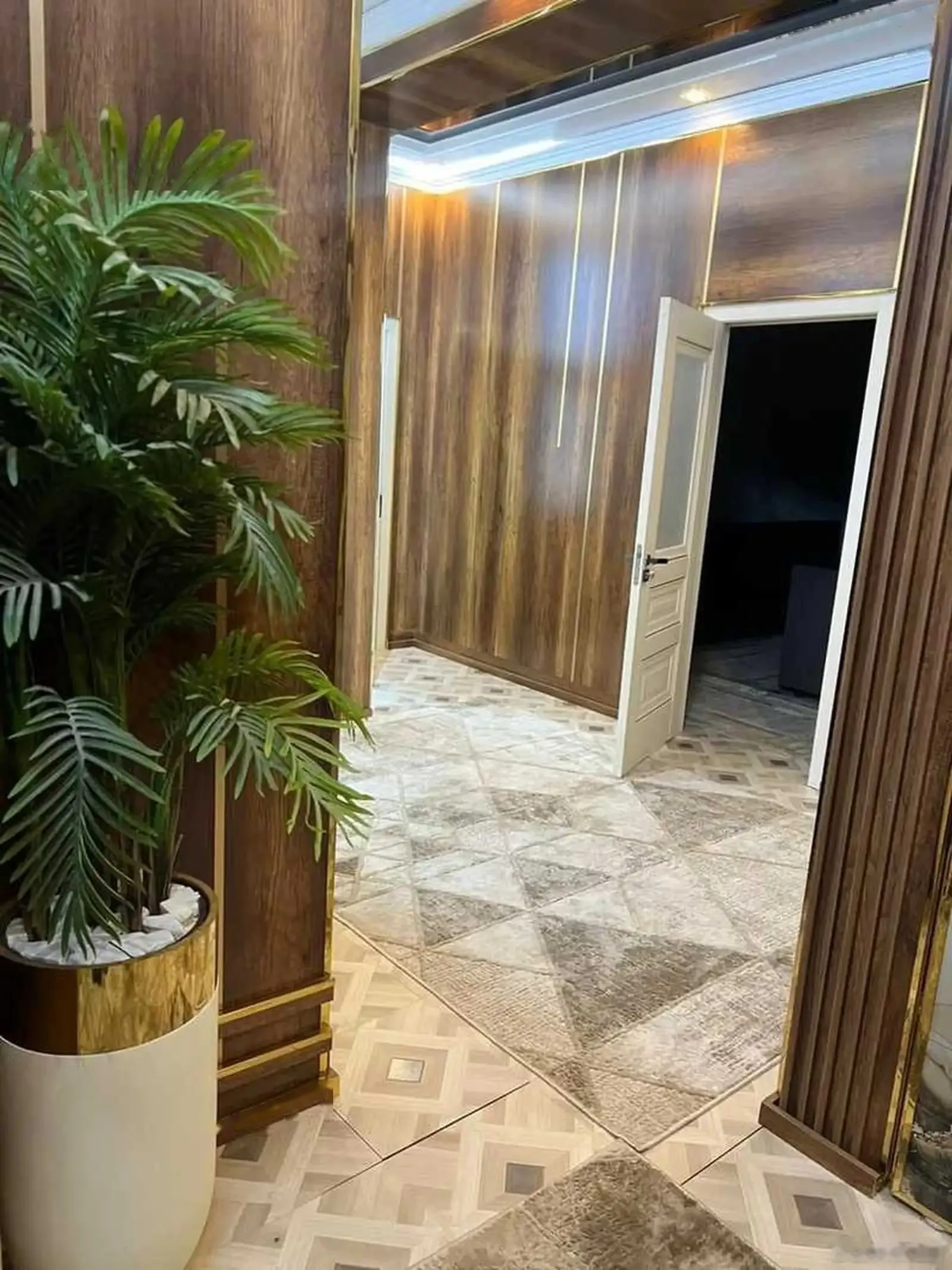 3-комн. квартира, 1 этаж, 100м², 82мкр