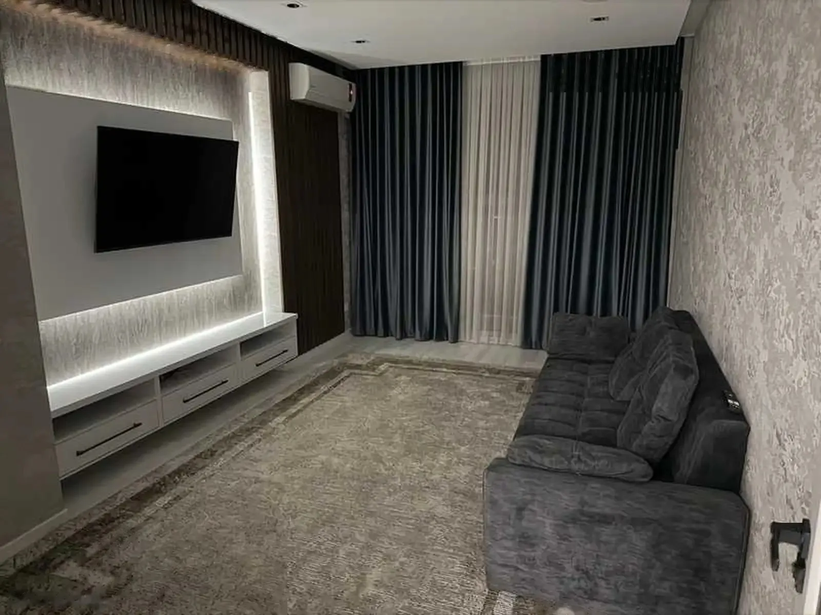 2-комн. квартира, 13 этаж, 75м², Шохмансур