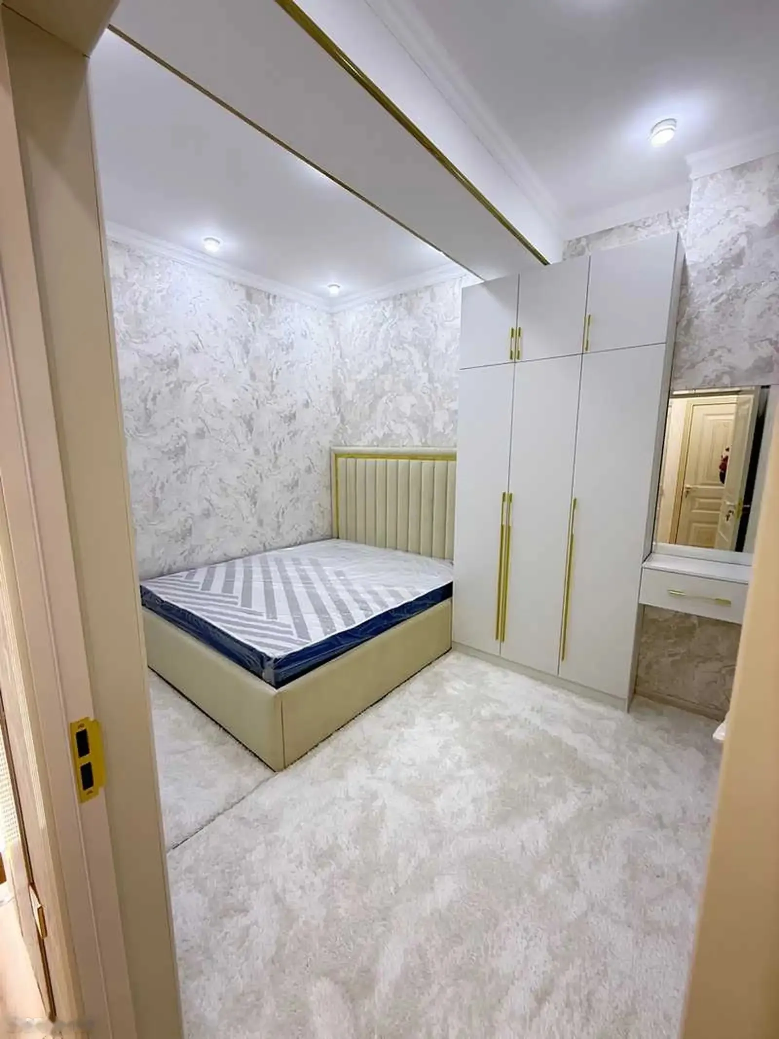 2-комн. квартира, 5 этаж, 60м², 82мкр