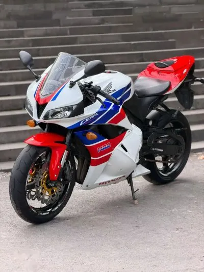Мотоцикл Honda cbr