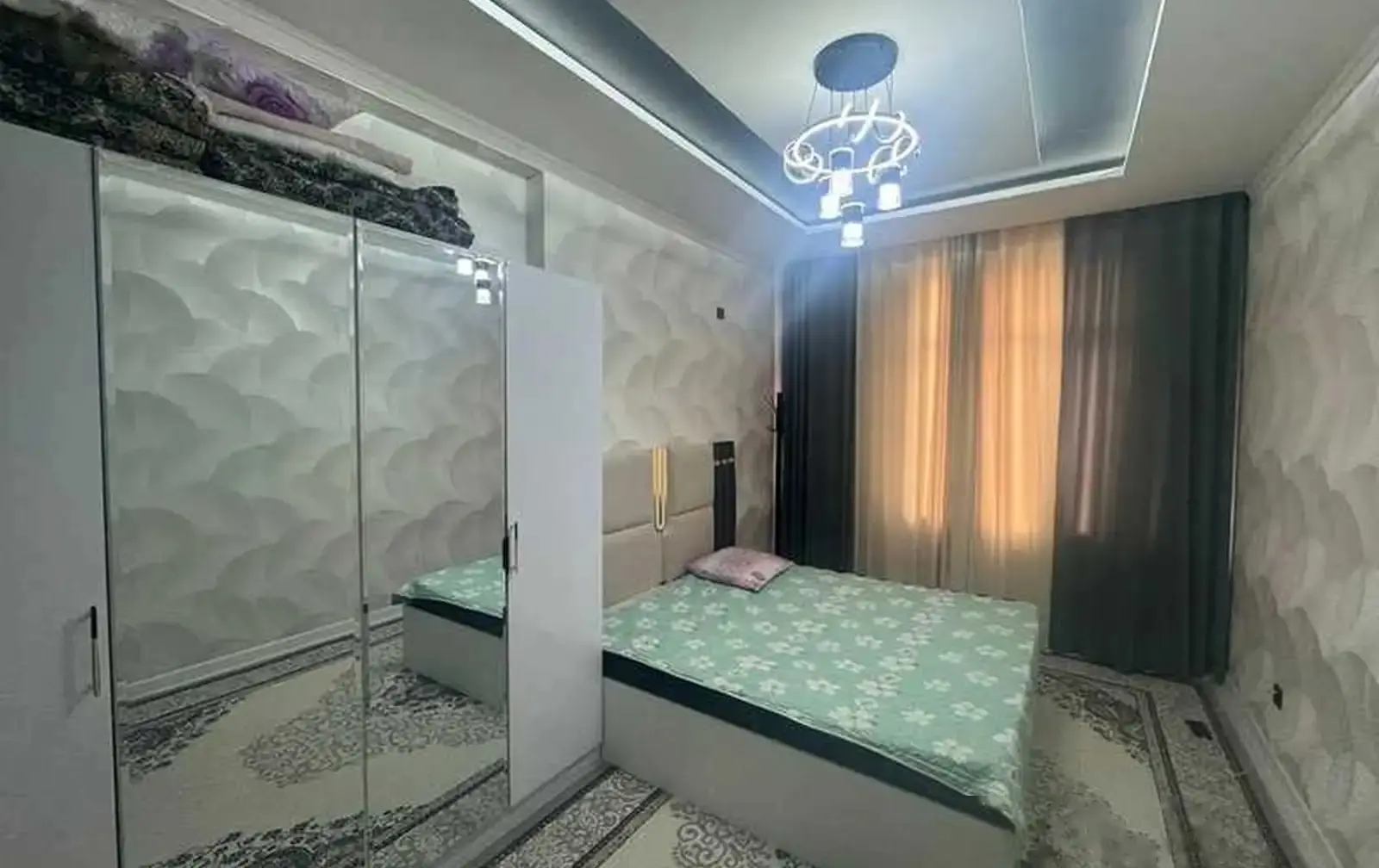 2-комн. квартира, 14 этаж, 70м², Фирдавси