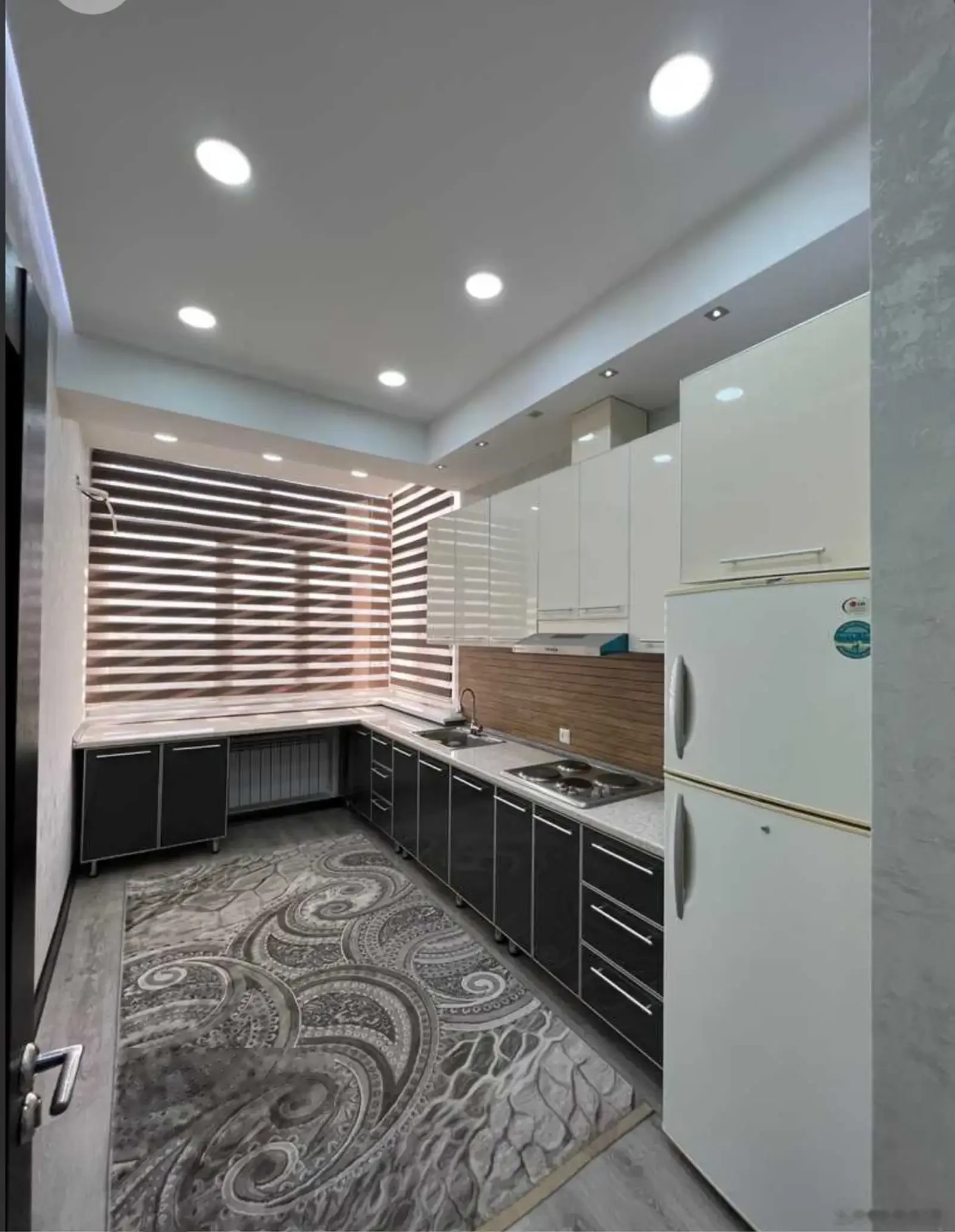 2-комн. квартира, 9 этаж, 90м², Профсоюз